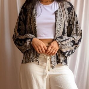 Vintage Black White Bohemian Ethnic Printed Flowy Italian Made Button‎ Front Top